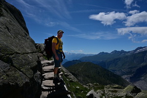 Ginger guy Stocky - Randonne dans les montagnes du glacier d'Aletsch - Photographie extrieure mle